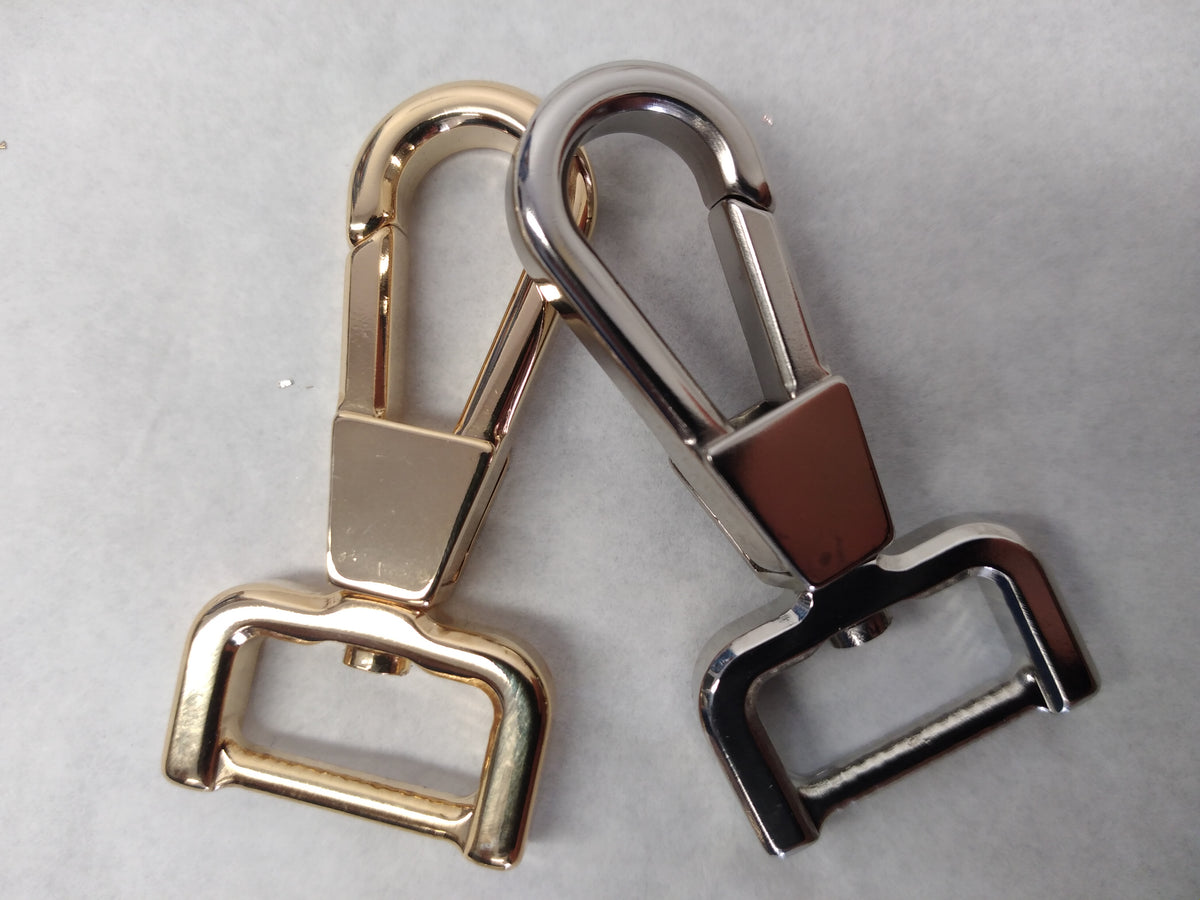 Inside the process: birth, development and realization of an high quality brass carabiner at MMC.