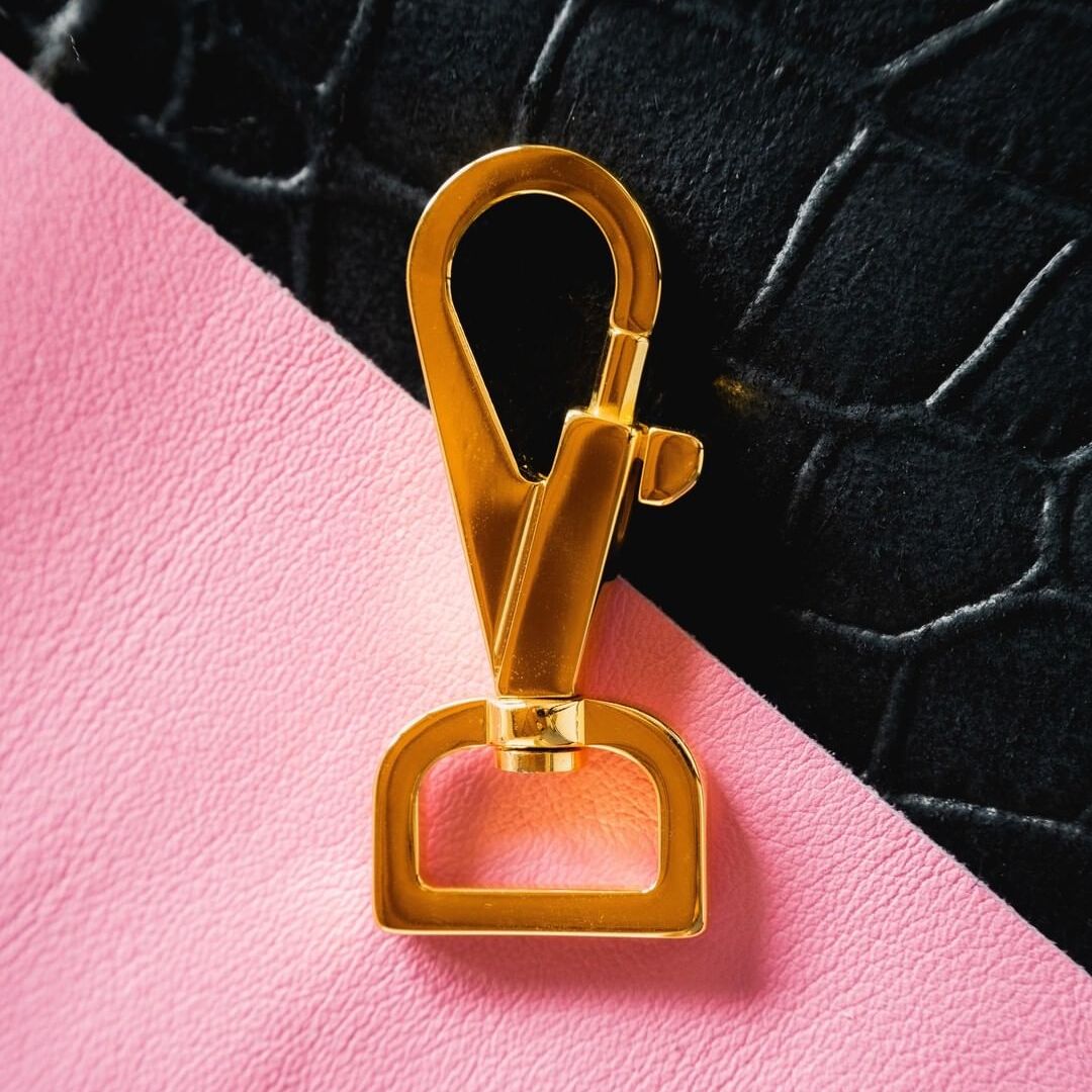 Snap hooks for leather goods | MMC COLOMBO